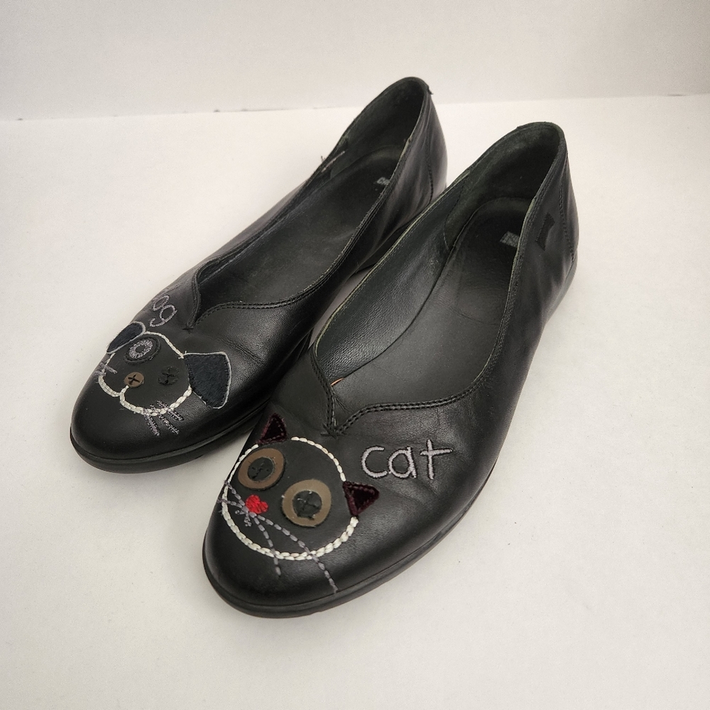 Camper Black Leather Cat/Dog Appliqué Flats